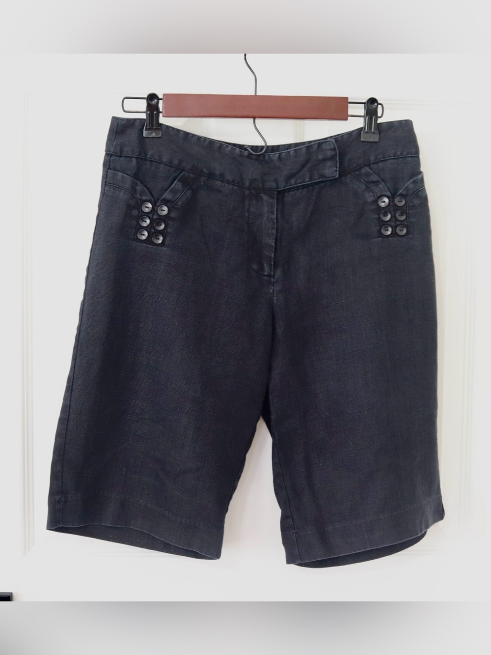 Black linen Bermuda shorts, straight leg, summer, lightweight, capsule, napoleon